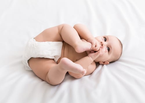 Les petits pots industriels pour bébé : qu'en penser ? 🧐