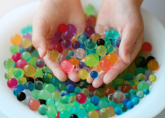 Les perles d'eau dangereuses pour les enfants - Observatoire des aliments