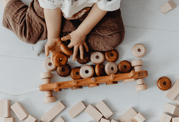 Pourquoi acheter des jouets en bois pour bébé ?